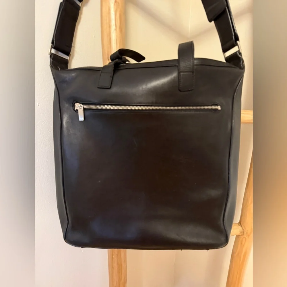 BREE BLACK LEATHER MESSENGER BAG EUC VINTAGE